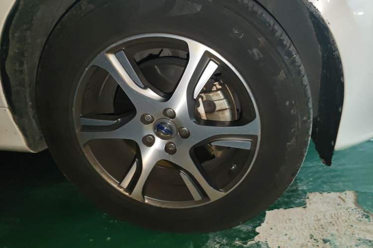 Used Volvo XC60 2014 Restyled T5 Zhiya Edition Right Front Wheel Hub