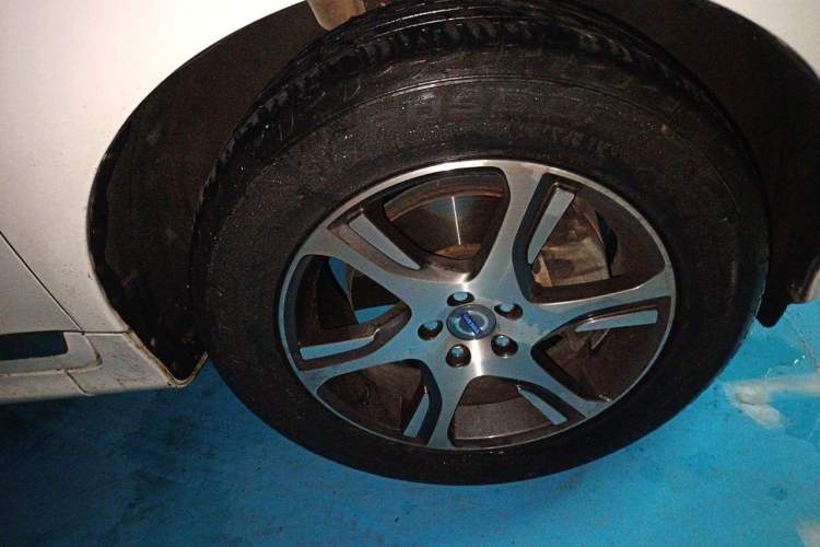 Used Volvo XC60 2014 T5 Zhiya Edition Right Front Wheel Hub
