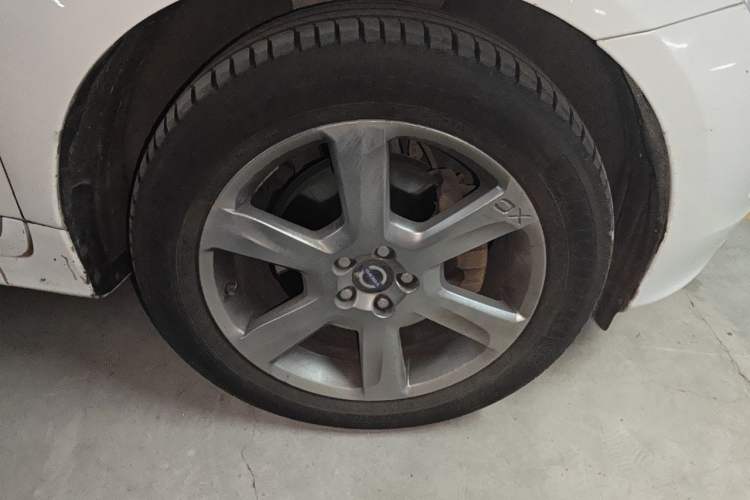 Used Volvo XC60 2014 Restyled T5 Zhiya Edition Right Front Wheel Hub