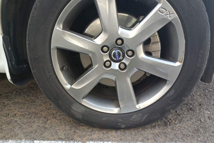 Used Volvo XC60 2014 T6 Zhiyi Edition Right Front Wheel Hub