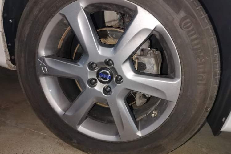 Used Volvo XC60 2014 T6 Zhiyi Edition Right Front Wheel Hub
