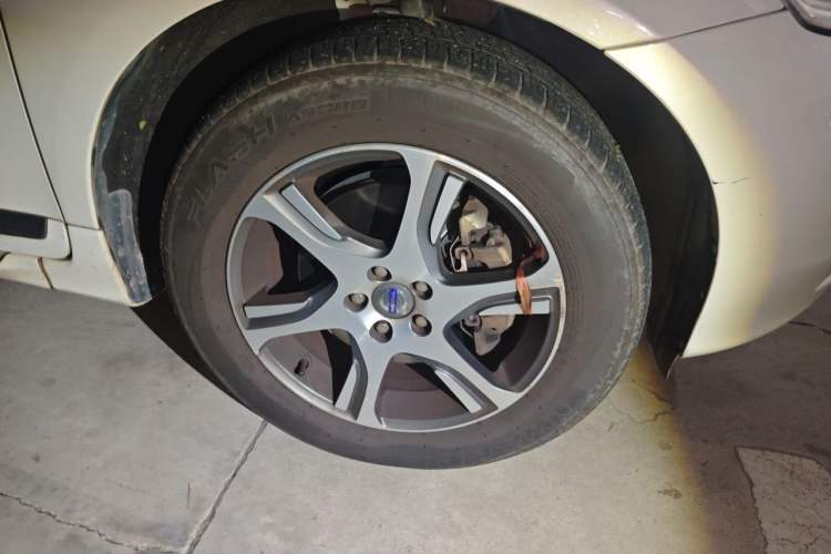 Used Volvo XC60 2014 Restyled T5 Zhiya Edition Right Front Wheel Hub