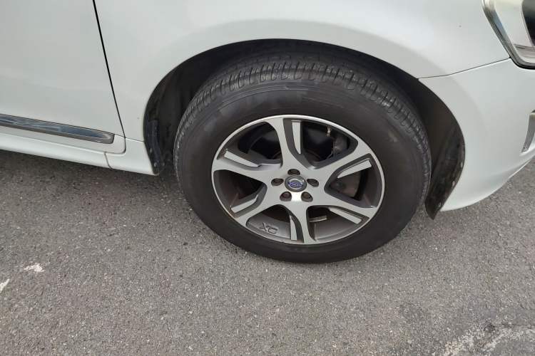 Used Volvo XC60 2014 T5 Zhiya Edition Right Front Wheel Hub