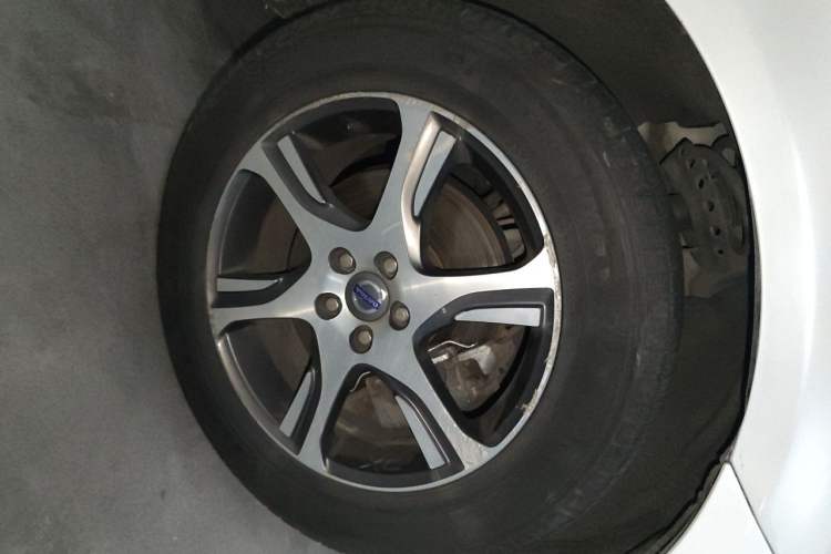 Used Volvo XC60 2014 Restyled T5 Zhiya Edition Right Front Wheel Hub