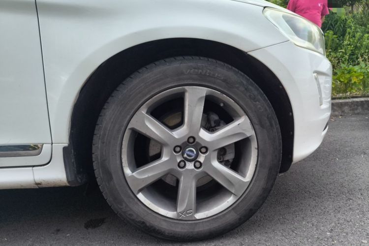Used Volvo XC60 2014 T6 Zhiyi Edition Right Front Wheel Hub