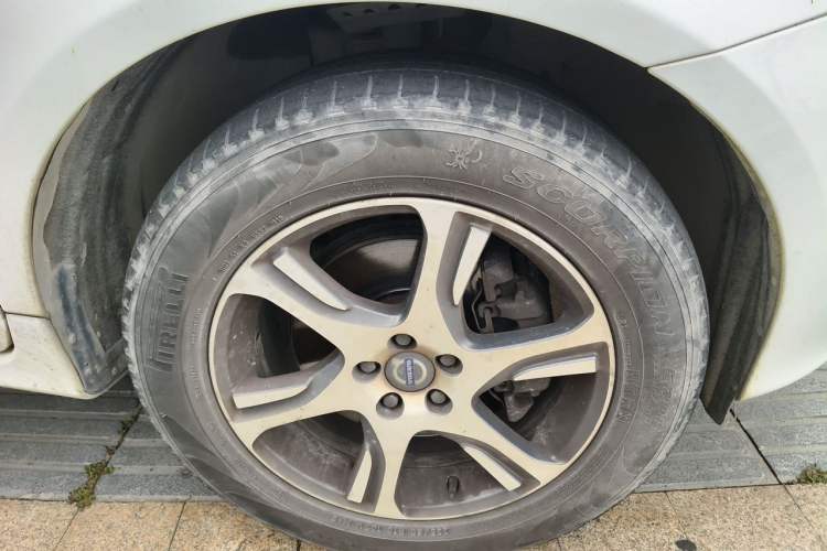 Used Volvo XC60 2014 T5 Zhiyi Edition Right Front Wheel Hub