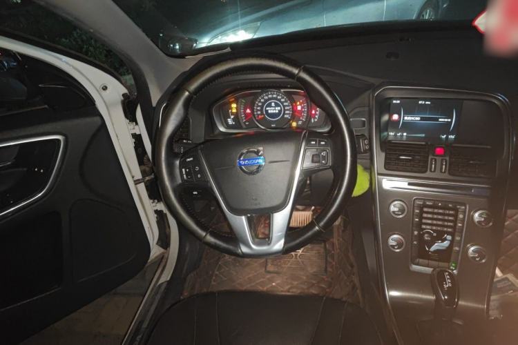 Used Volvo XC60 2014 T5 Zhiyi Edition Steering Wheel