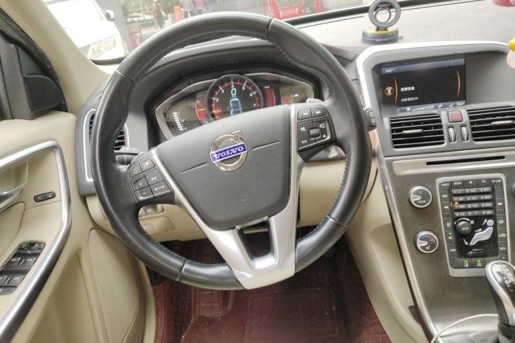 Used Volvo XC60  Steering Wheel