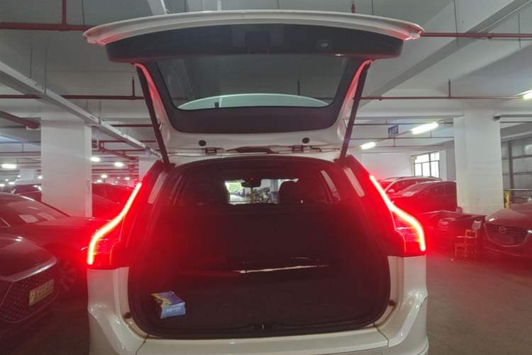 Used Volvo XC60 2014 T5 Zhiyi Edition Trunk