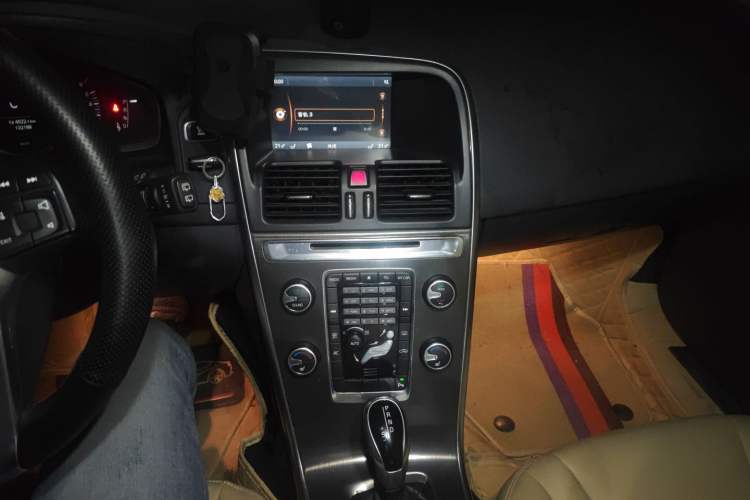 Used Volvo XC60 2014 T5 Zhiyi Edition Audio And AC Panel