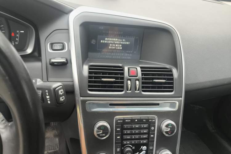 Used Volvo XC60 2014 T5 Zhiyi Edition Audio And AC Panel