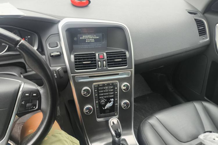 Used Volvo XC60 2014 T5 Zhiyi Edition Center Console