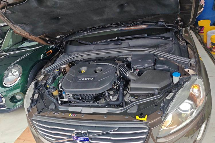 Used Volvo XC60 2014 T5 Zhiyi Edition Engine Bay