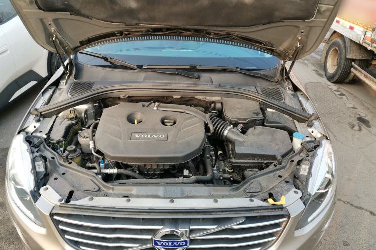 Used Volvo XC60 2014 T5 Zhiyi Edition Engine Bay