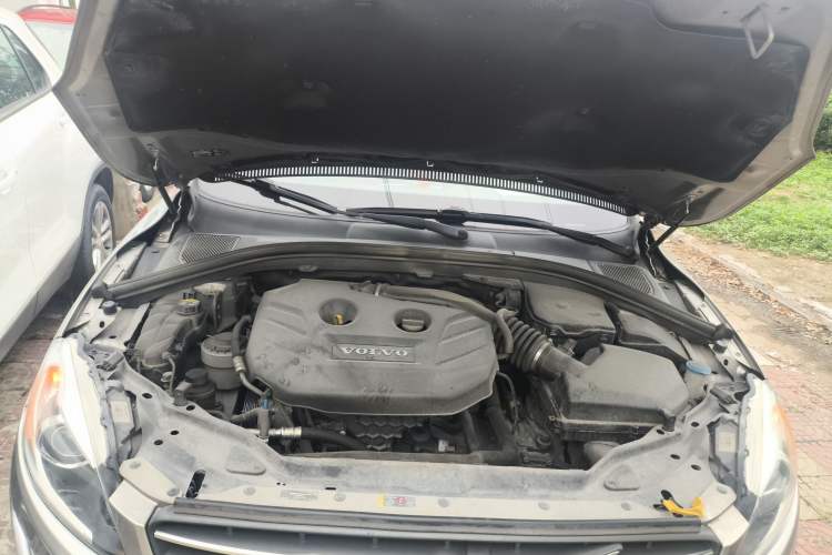 Used Volvo XC60 2014 T5 Zhiyi Edition Engine Bay