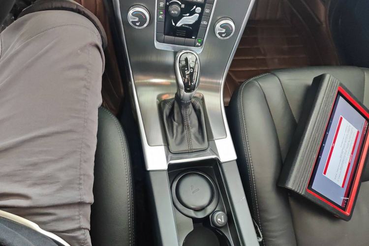 Used Volvo XC60 2014 T5 Zhiyi Edition Gear Lever