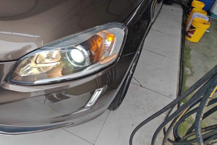 Used Volvo XC60 2014 T5 Zhiyi Edition Left Front Headlight