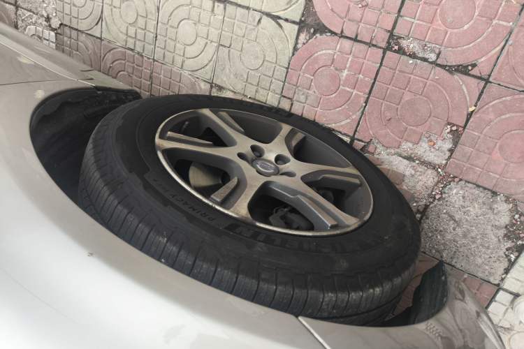 Used Volvo XC60 2014 T5 Zhiyi Edition Left Front Wheel Hub