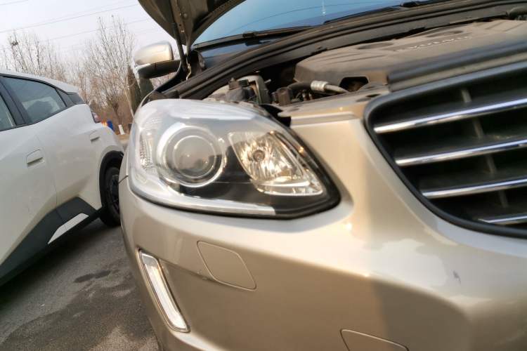 Used Volvo XC60 2014 T5 Zhiyi Edition Right Front Headlight