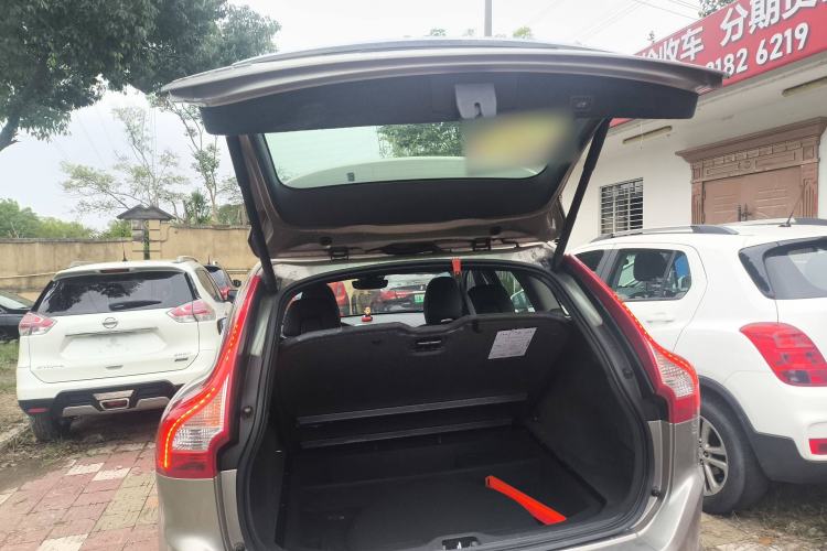 Used Volvo XC60 2014 T5 Zhiyi Edition Trunk