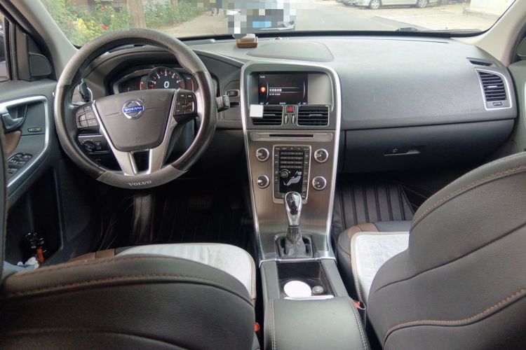 Used Volvo XC60 2015 T5 AWD Zhiyuan Edition Center Console