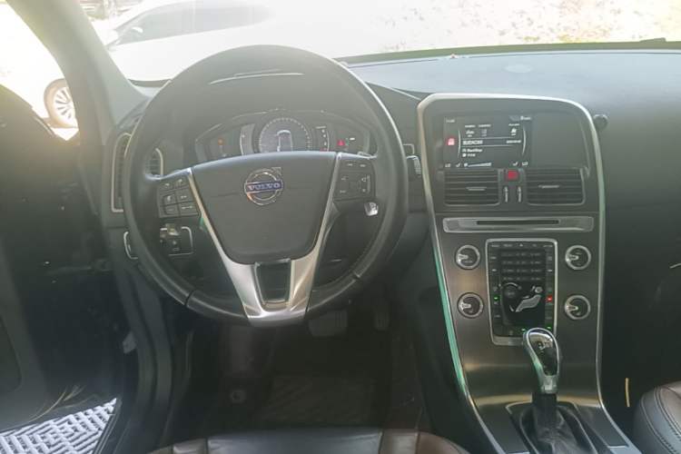 Used Volvo XC60 2015 T5 Zhiya Edition Center Console