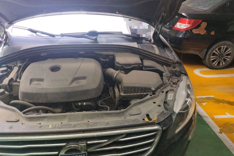Used Volvo XC60 2015 T5 Smart Upgrade Model Engine Bay Left