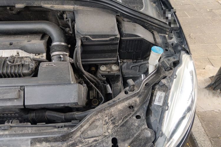 Used Volvo XC60 2015 T5 AWD Zhiyuan Edition Engine Bay Left