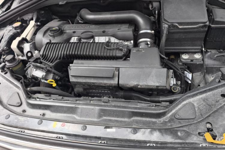 Used Volvo XC60 2015 T5 AWD Zhiyuan Edition Engine Bay