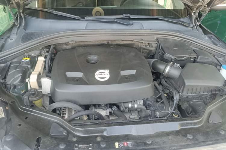 Used Volvo XC60 2015 T5 Zhiya Edition Engine Bay