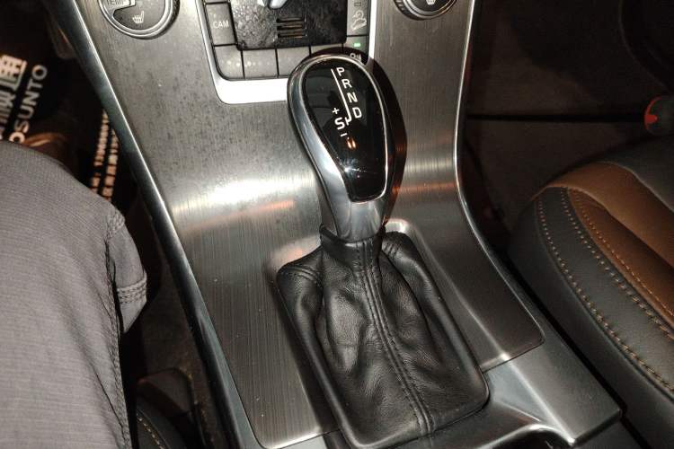 Used Volvo XC60 2015 T6 Zhiyi Edition Gear Lever