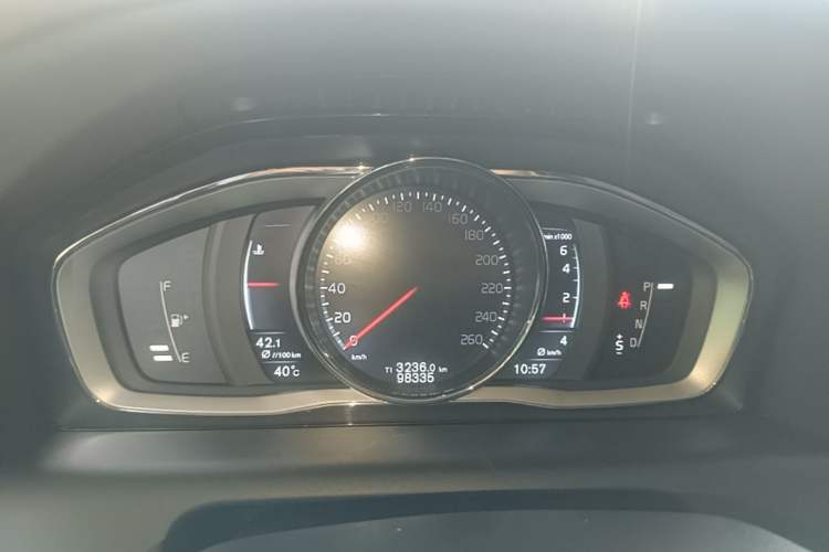 Used Volvo XC60 2015 T5 Zhiya Edition Instrument Cluster