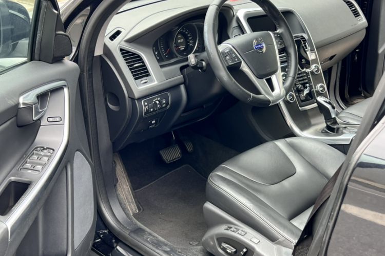 Used Volvo XC60 2015 T5 Zhiyi Edition Interior 6