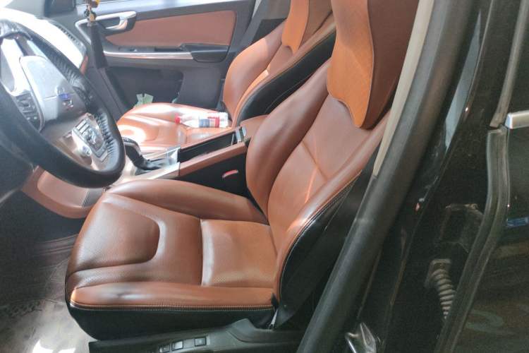 Used Volvo XC60 2015 T5 Smart Upgrade Model Left Front Seat