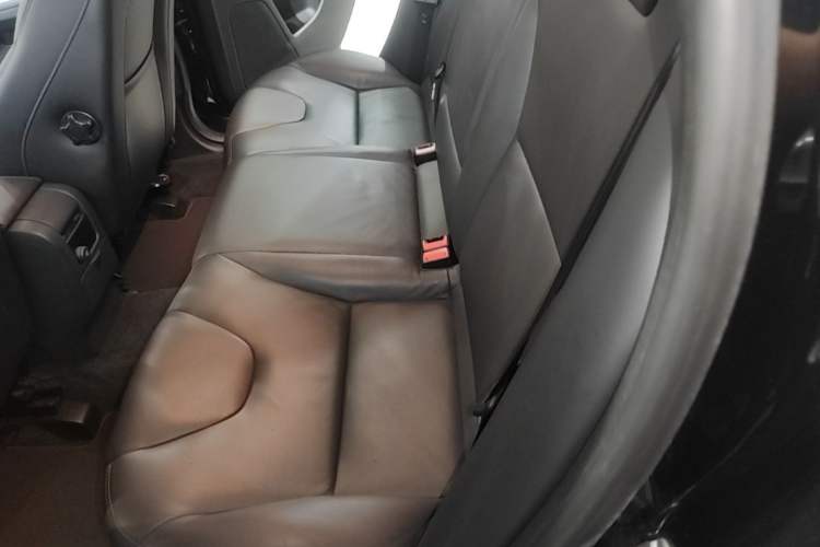 Used Volvo XC60 2015 T5 Zhiyi Edition Left Rear Seat