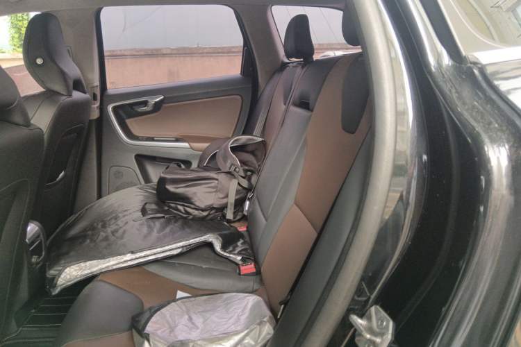 Used Volvo XC60 2015 T5 AWD Zhiyuan Edition Left Rear Seat