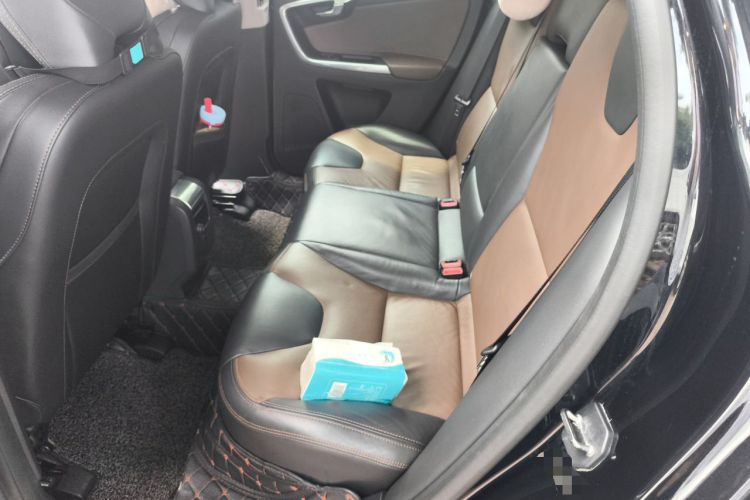 Used Volvo XC60 2015 T5 AWD Zhiyuan Edition Left Rear Seat