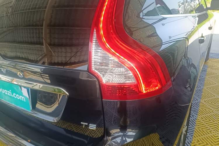 Used Volvo XC60 2015 T5 Zhiya Edition Right Rear Taillight
