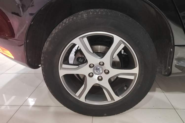 Used Volvo XC60 2015 T5 Zhiyi Edition Right Rear Wheel Hub