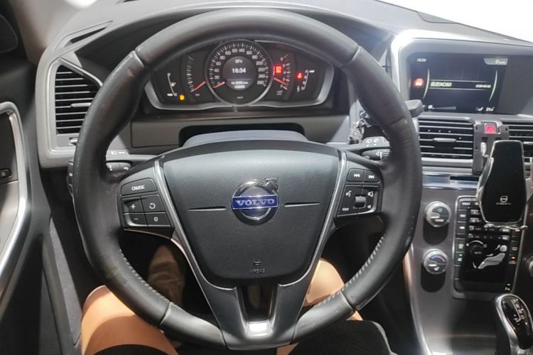 Used Volvo XC60 2015 T5 Zhiyi Edition Steering Wheel