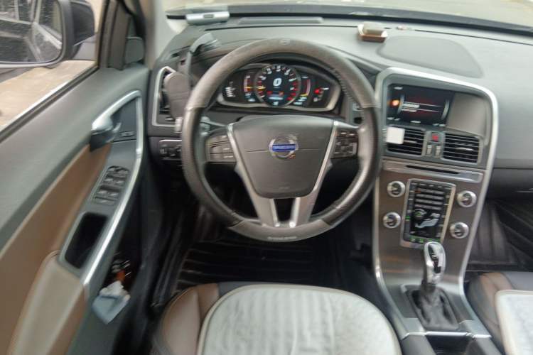 Used Volvo XC60 2015 T5 AWD Zhiyuan Edition Steering Wheel