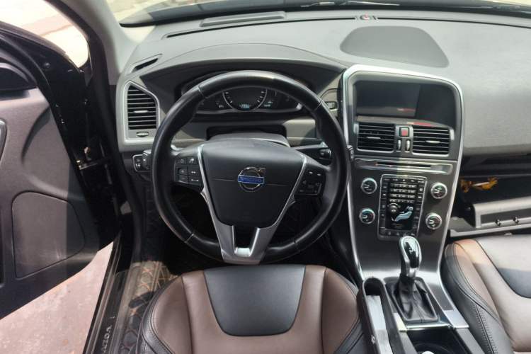 Used Volvo XC60 2015 T5 AWD Zhiyuan Edition Steering Wheel