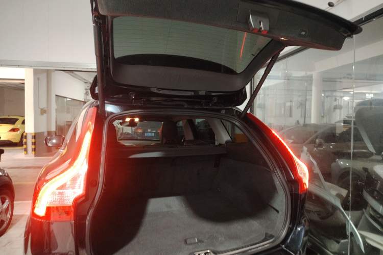 Used Volvo XC60 2015 T6 Zhiyi Edition Trunk