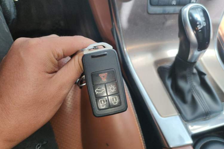 Used Volvo XC60 2015 T5 Smart Upgrade Model Vehicle Key
