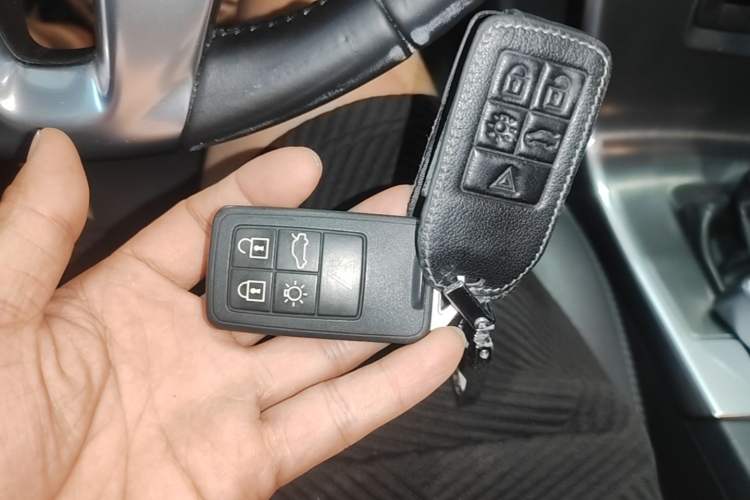 Used Volvo XC60 2015 T5 Zhiyi Edition Vehicle Key