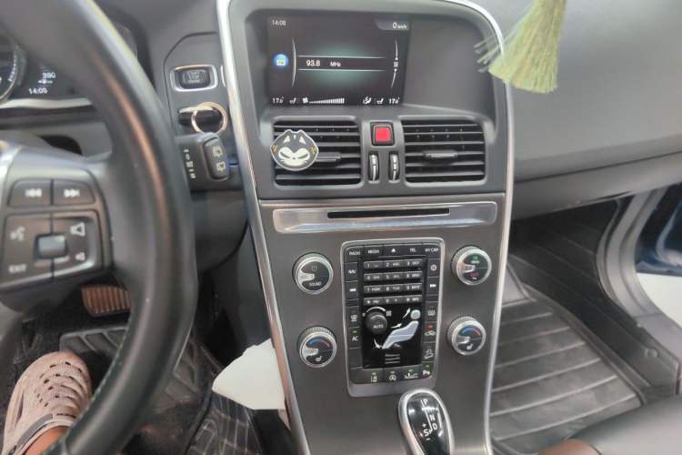 Used Volvo XC60 2015 T5 AWD Zhiyuan Edition Audio And AC Panel