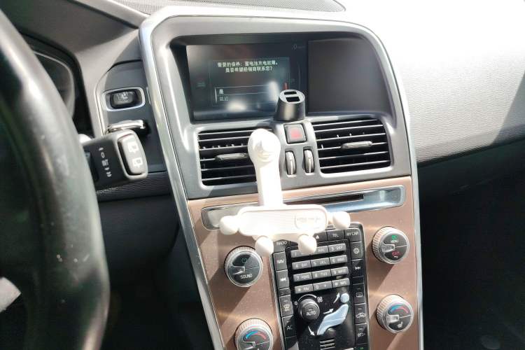 Used Volvo XC60 2015 T5 Smart Upgrade Model Audio And AC Panel