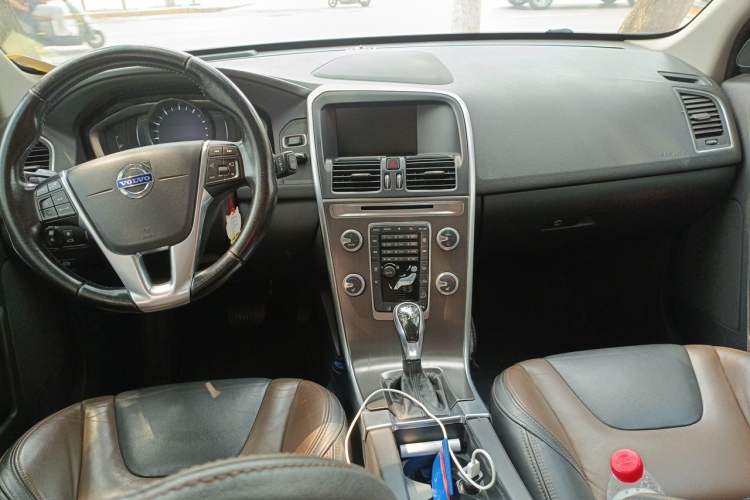Used Volvo XC60 2015 T5 AWD Zhiyuan Edition Center Console