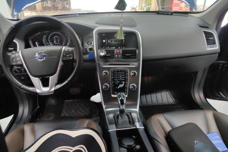 Used Volvo XC60 2015 T5 AWD Zhiyuan Edition Center Console