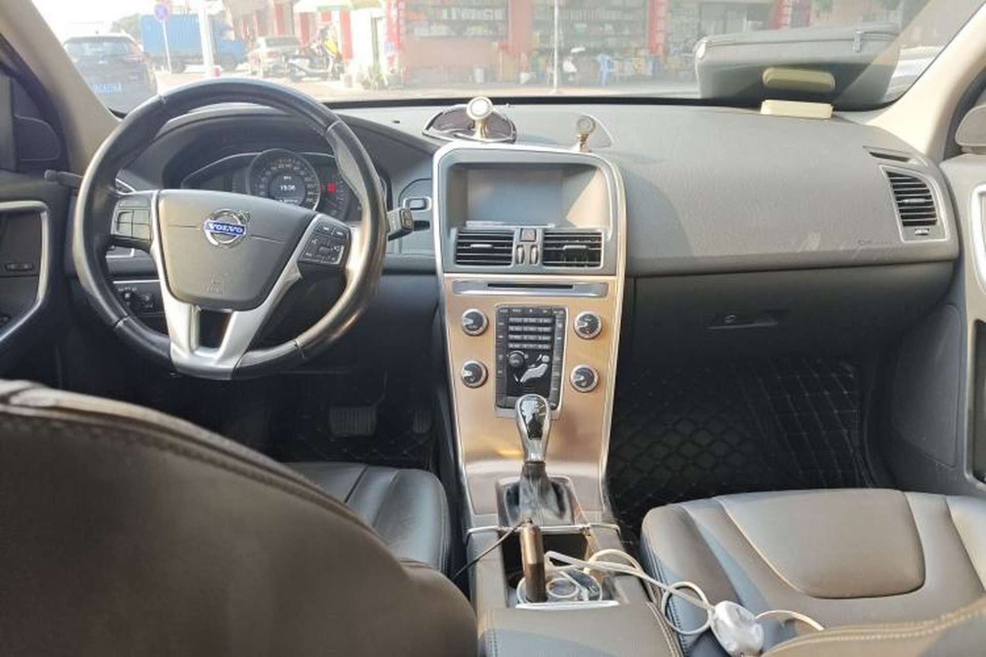 Used Volvo XC60 2015 T5 Smart Upgrade Model Center Console